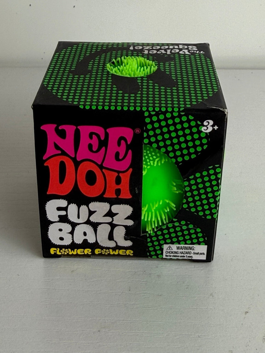 SCHYLLING NeeDoh FUZZ BALL FLOWER POWER – BRIGHT GREEN!