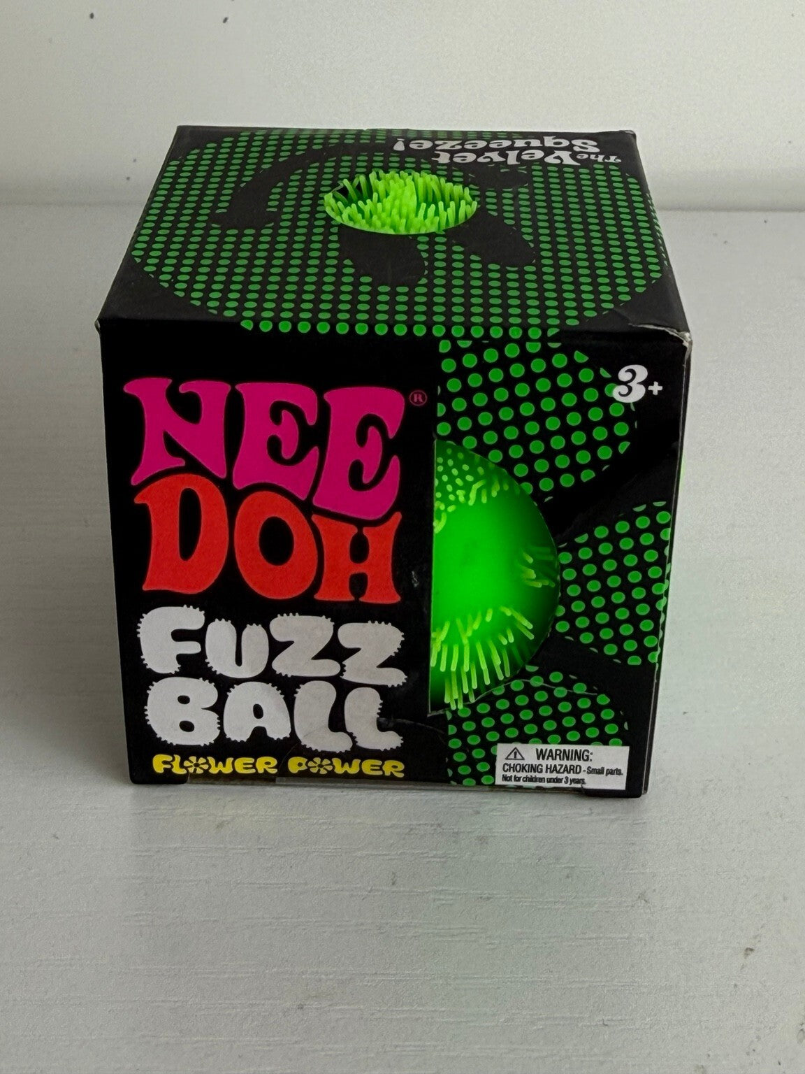 SCHYLLING NeeDoh FUZZ BALL FLOWER POWER – BRIGHT GREEN!